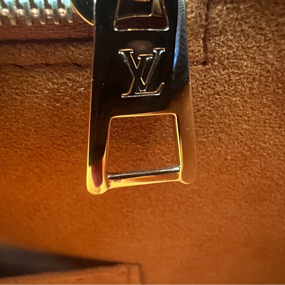 Louis Vuitton On The Go black monogram Empreinte
No Wear
Like new - Picture 12 of 14